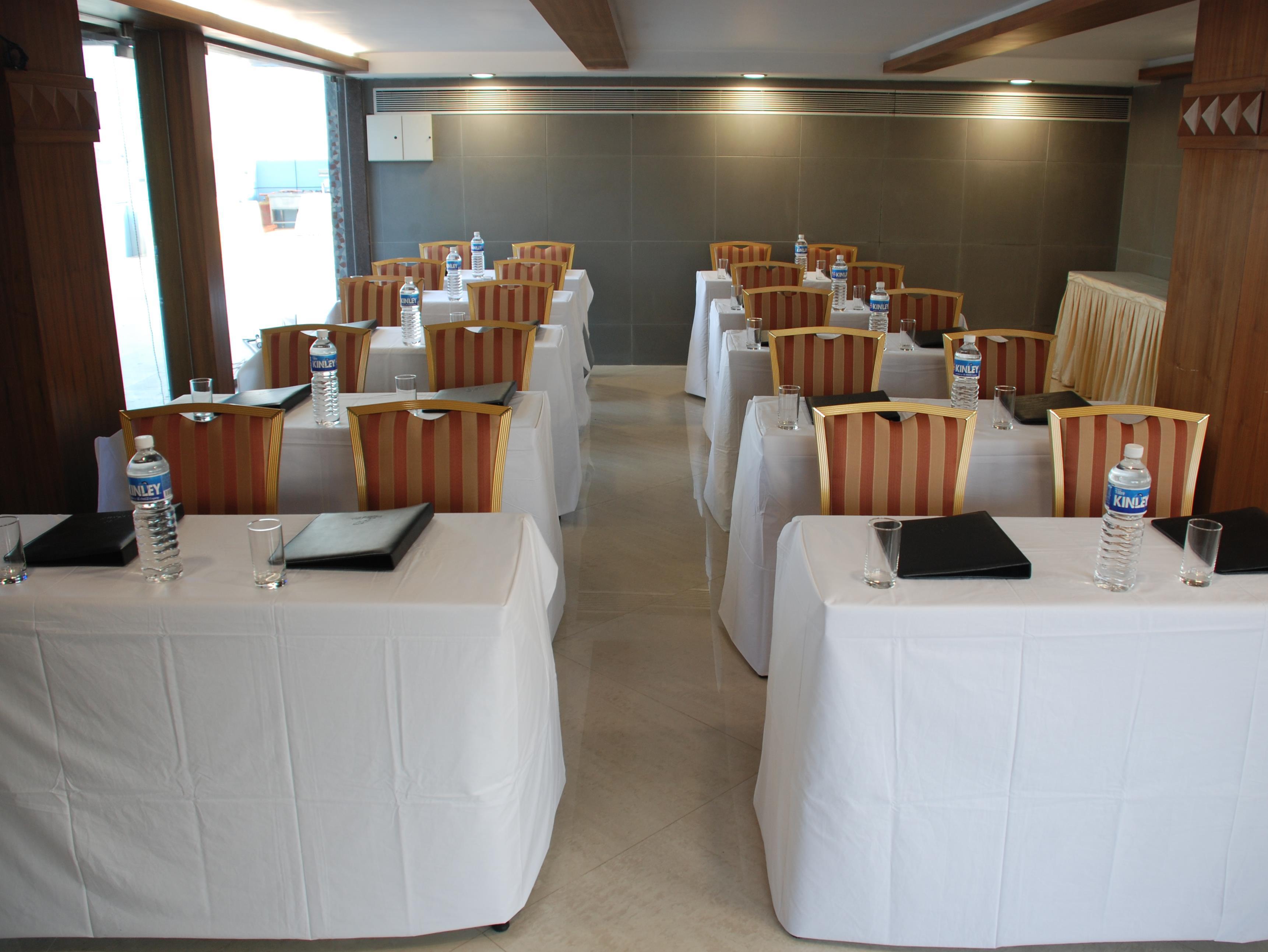 The Oriental Residency Hotel Mumbai Exterior photo