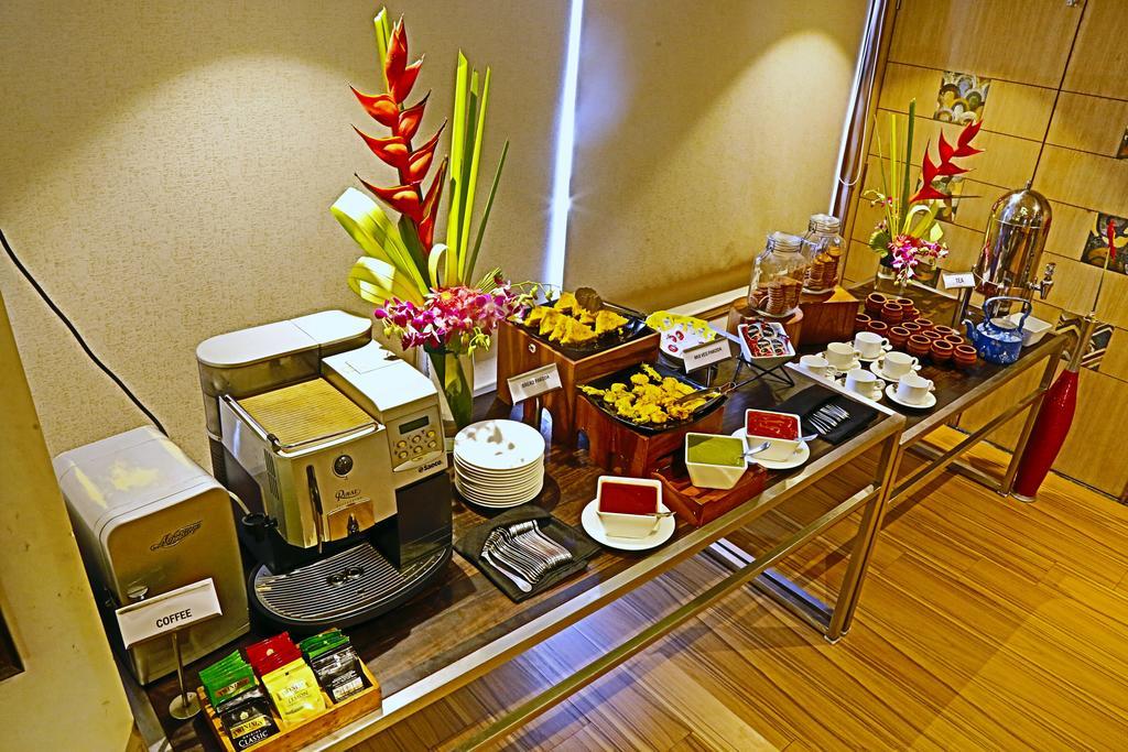The Oriental Residency Hotel Mumbai Exterior photo