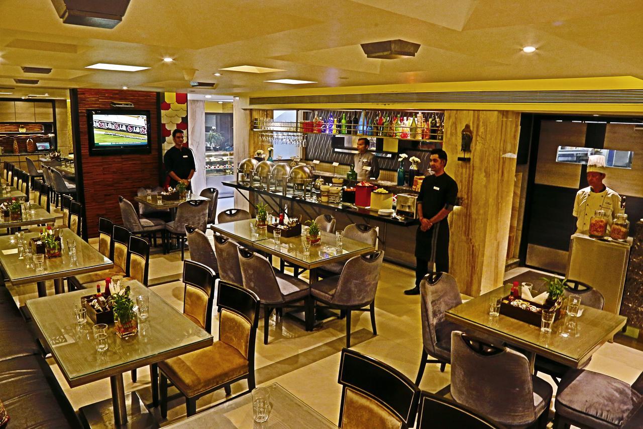 The Oriental Residency Hotel Mumbai Exterior photo
